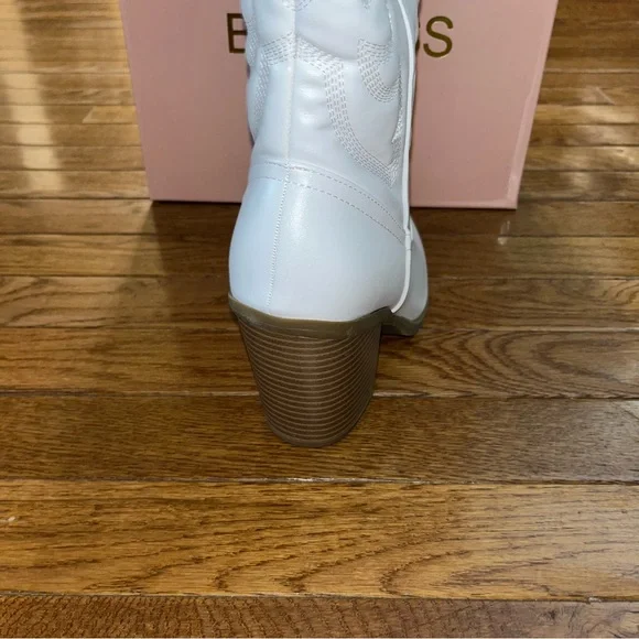 Berness Arizona Quilted Cowboy Boots White Women’s Size 8 Western Design - Picture 7 of 13